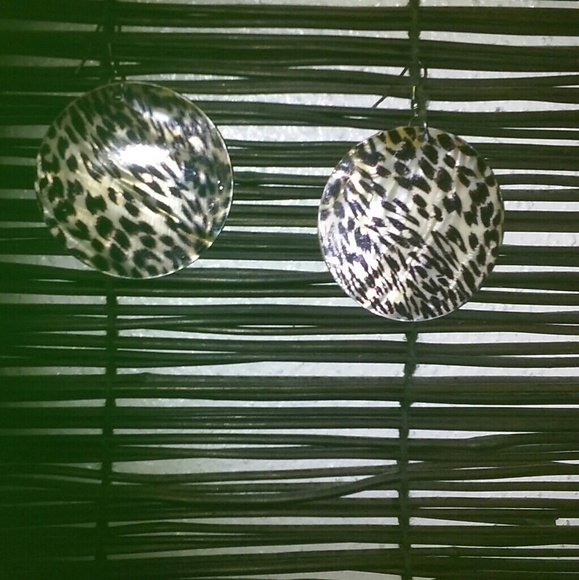 Shell Earrings (Leopard Print) - Picture 1 of 3